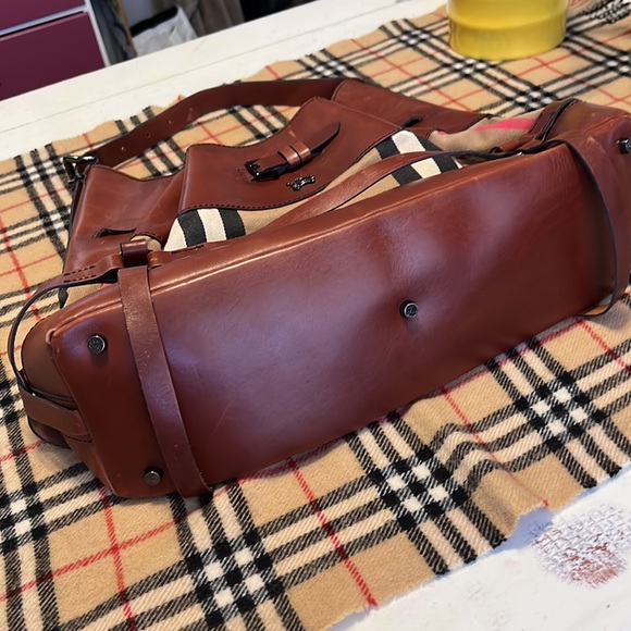 COPY - Burberry handbag ( read description) - Picture 6 of 16